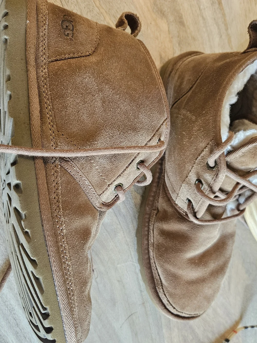 UGG Men’s Chestnut Suede Chukka Boots- Men Size 9/women 11